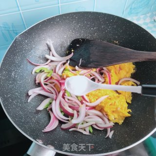 土鸡蛋洋葱的做法步骤：5