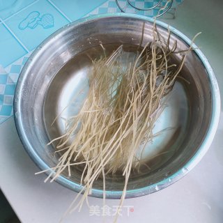 鸡块冬瓜炖粉条的做法步骤：3