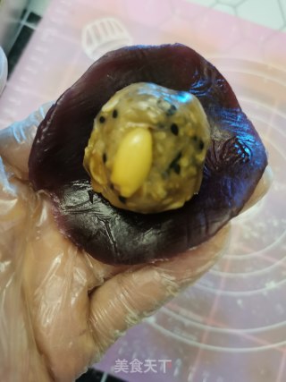 五仁月饼的做法步骤：6