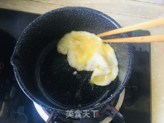 西红柿酱鸡蛋面的做法步骤：2