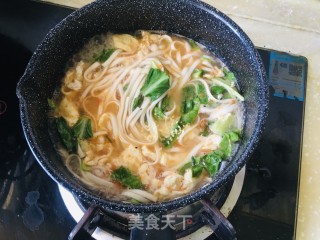 西红柿酱鸡蛋面的做法步骤：7