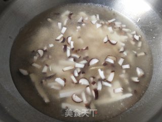 香菇豆腐汤的做法步骤：5