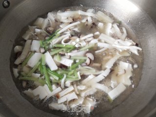 香菇豆腐汤的做法步骤：7