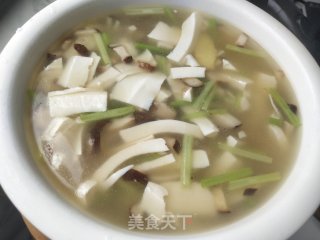 香菇豆腐汤的做法步骤：8