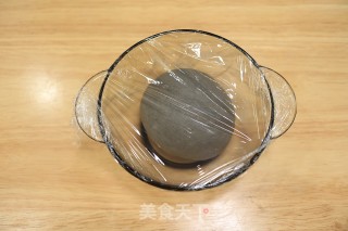 黑芝麻肠仔包的做法步骤：7