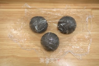 黑芝麻肠仔包的做法步骤：9