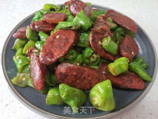 尖椒炒腊肠的做法步骤：6