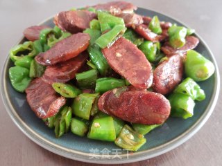 尖椒炒腊肠的做法步骤：7