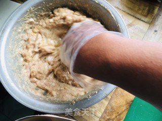 大肉南瓜灌汤包子的做法步骤：5