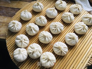 大肉南瓜灌汤包子的做法步骤：10