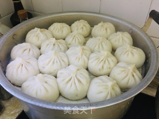 大肉南瓜灌汤包子的做法步骤：12