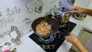 莲菜炒肉丝的做法步骤：6