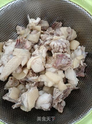 红烧鸡块的做法步骤：1