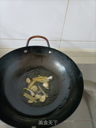 红烧鸡块的做法步骤：2