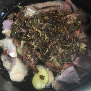 金钱莲煲鸽子的做法步骤：3