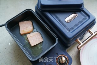午餐肉蛋饼的做法步骤：3