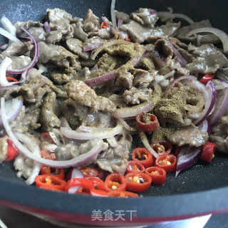 香菜炒牛里脊的做法步骤：8