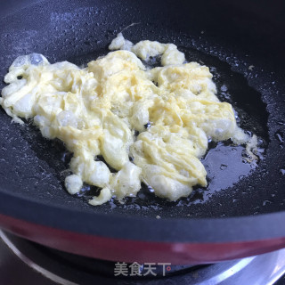 小葱虾仁蛋炒饭的做法步骤：3