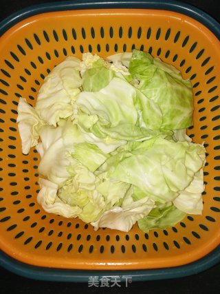 翠绿入味炒包菜的做法步骤：2