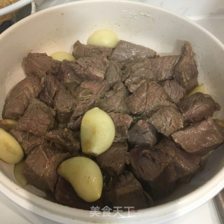大蒜炒牛肉粒的做法步骤：5