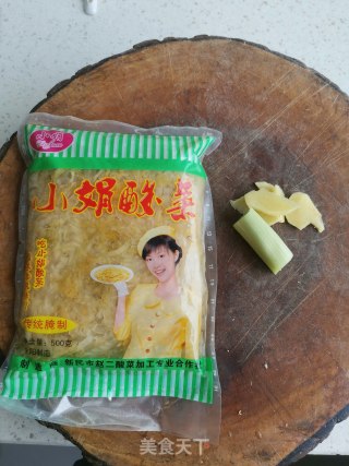 酸菜排骨煲的做法步骤：2