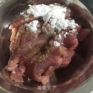 肉丝年糕汤的做法步骤：1
