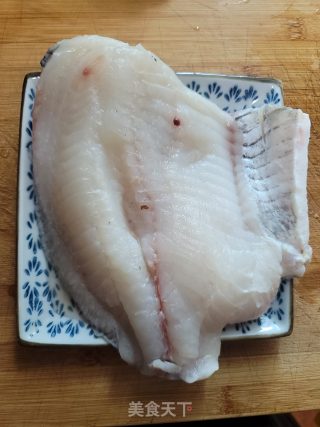 鼓汁蒸鱼腩的做法步骤：1