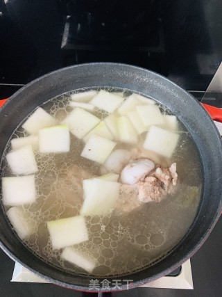 大骨头冬瓜汤的做法步骤：4