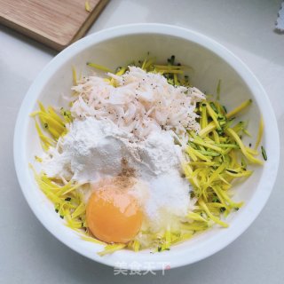 虾皮南瓜饼的做法步骤：4
