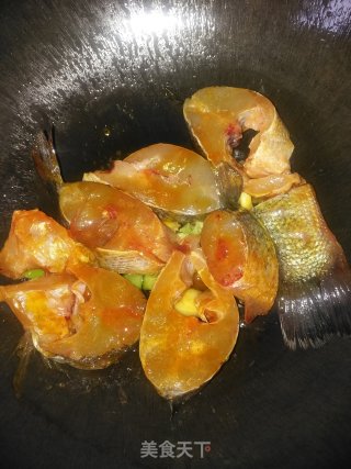 盐焗鲈鱼的做法步骤：6