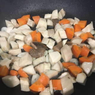 牛肉粒烧杏鲍菇的做法步骤：8