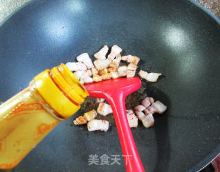 五花肉香干炒荷兰豆的做法步骤：6