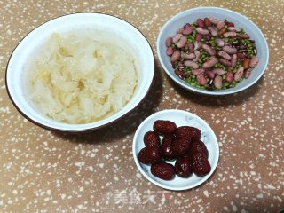 红枣银耳三豆汤的做法步骤：1