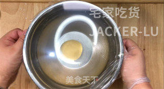 家常老婆饼，外皮金黄诱人，内里酥松，每一口都尝得到香甜滋味！的做法步骤：6