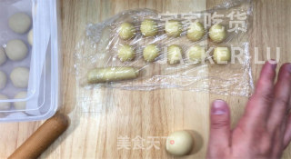 家常老婆饼，外皮金黄诱人，内里酥松，每一口都尝得到香甜滋味！的做法步骤：19