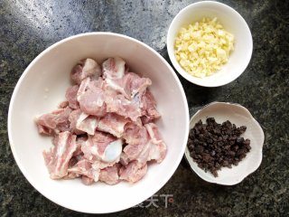 豆豉蒸排骨的做法步骤：2