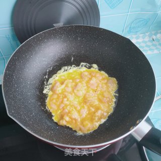 虾滑炒鸡蛋的做法步骤：6
