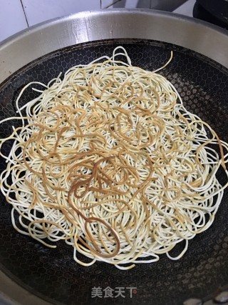海参炒生面的做法步骤：6