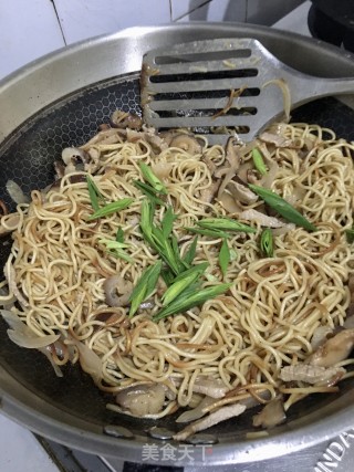 海参炒生面的做法步骤：9