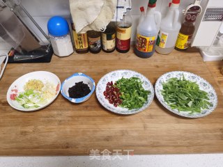 辣椒炒酱的做法步骤：1