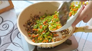 豆角茄子馅饼的做法步骤：7