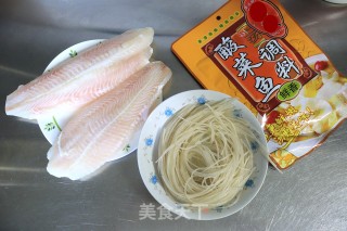 超下饭的酸菜粉条巴沙鱼的做法步骤：1