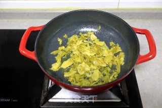 超下饭的酸菜粉条巴沙鱼的做法步骤：3