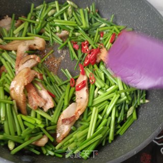 韭苔回锅肉的做法步骤：18
