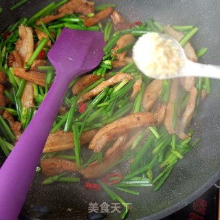 韭苔回锅肉的做法步骤：20