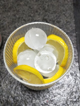 柠檬苏打水的做法步骤：2