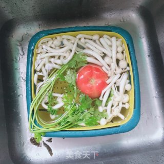 豆腐面筋蔬菜汤的做法步骤：2