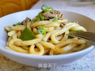 黑椒牛肉炒乌冬的做法步骤：8