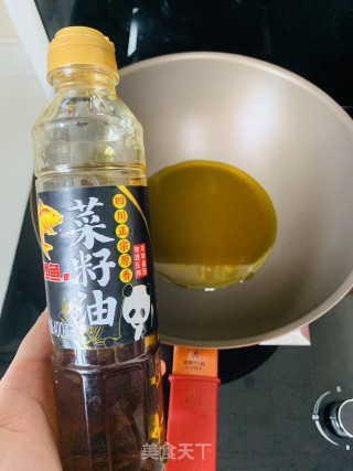 葱爆辣椒的做法步骤：2