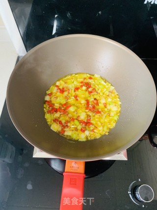 葱爆辣椒的做法步骤：4